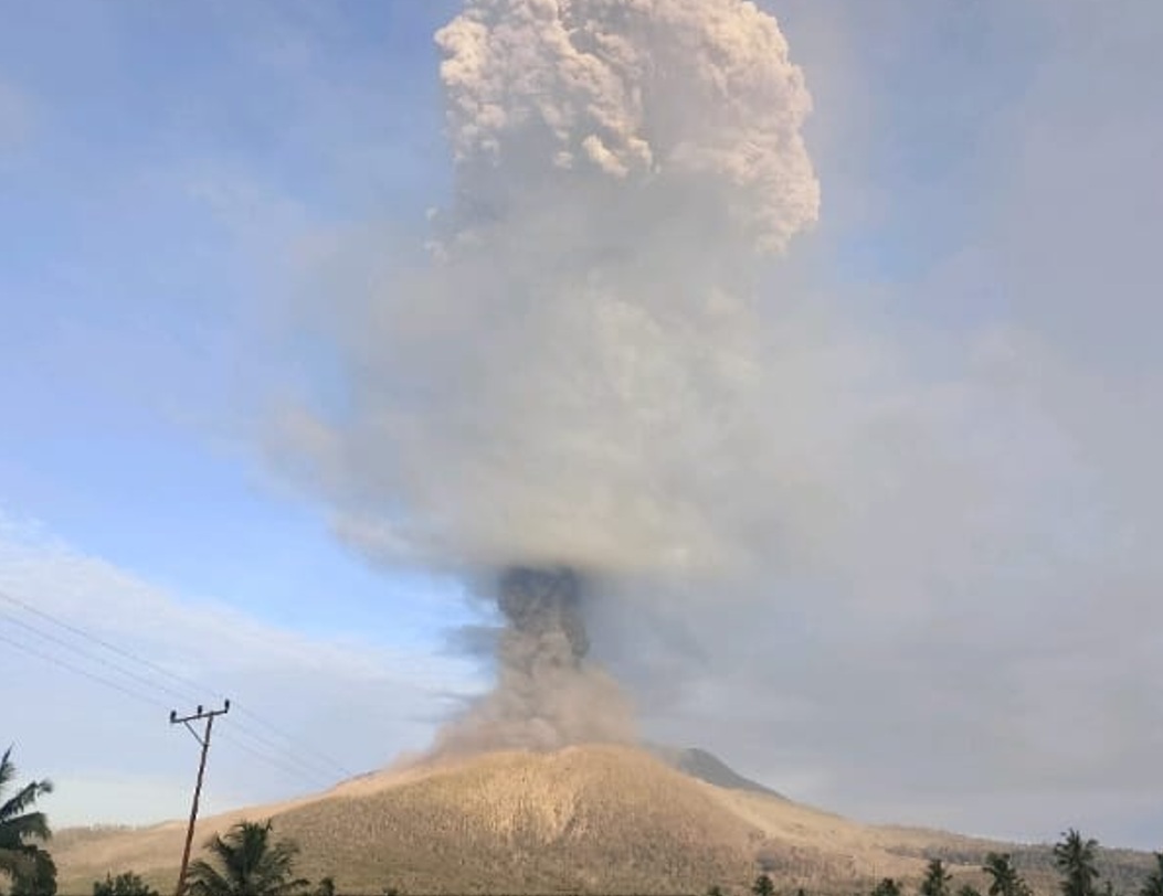 Gunung Lewotobi Laki-Laki Erupsi Kembali, Waspadai Abu Vulkanik