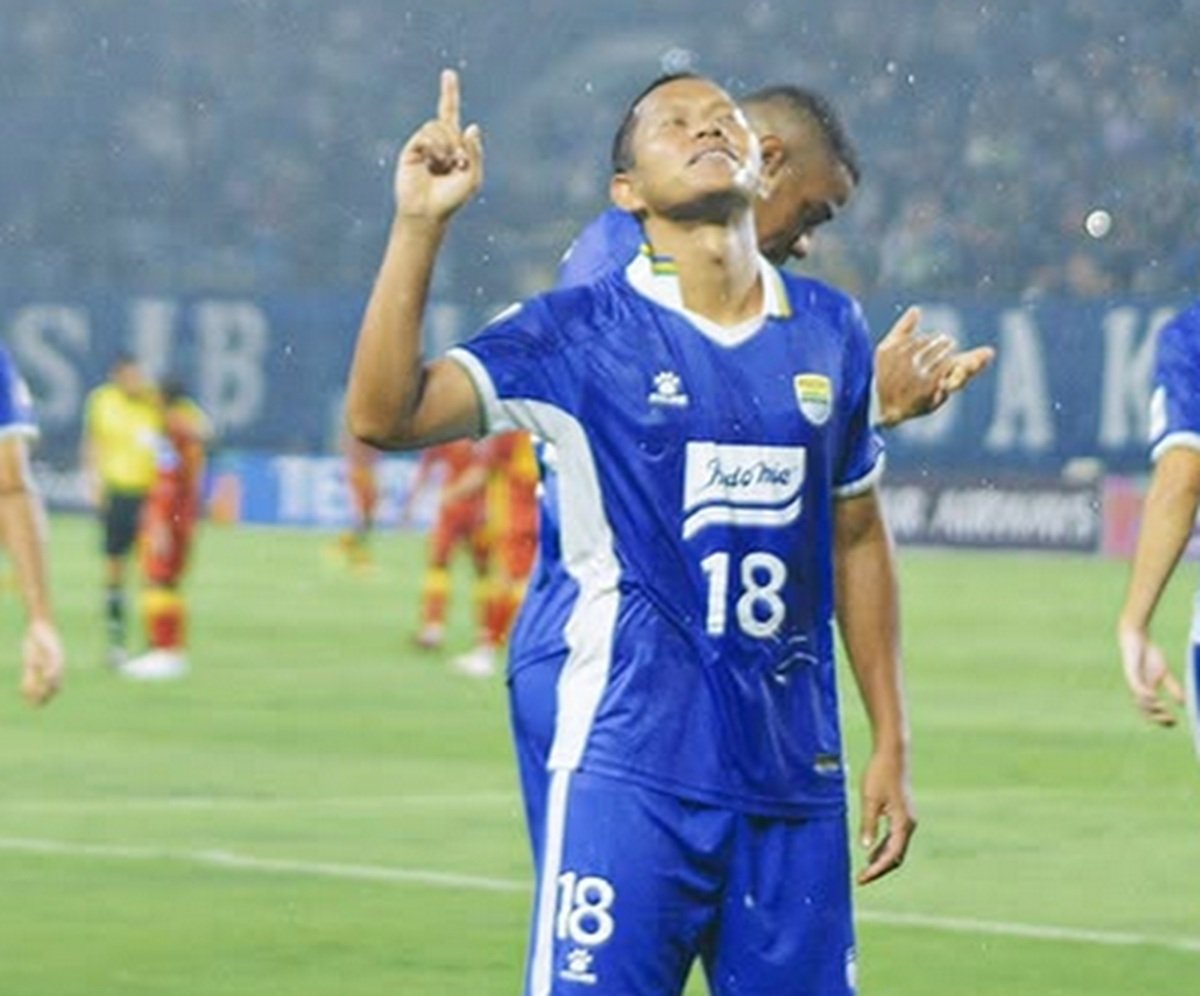 Adam Alis Dipuji Sebagai Pahlawan Kemenangan Persib Atas Selangor FC | carnoky.com Adam Alis Dipuji Sebagai Pahlawan Kemenangan Persib Atas Selangor FC
