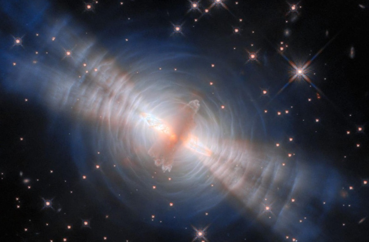 Hubble Abadikan Keindahan Nebula Telur, Tanda Akhir Bintang