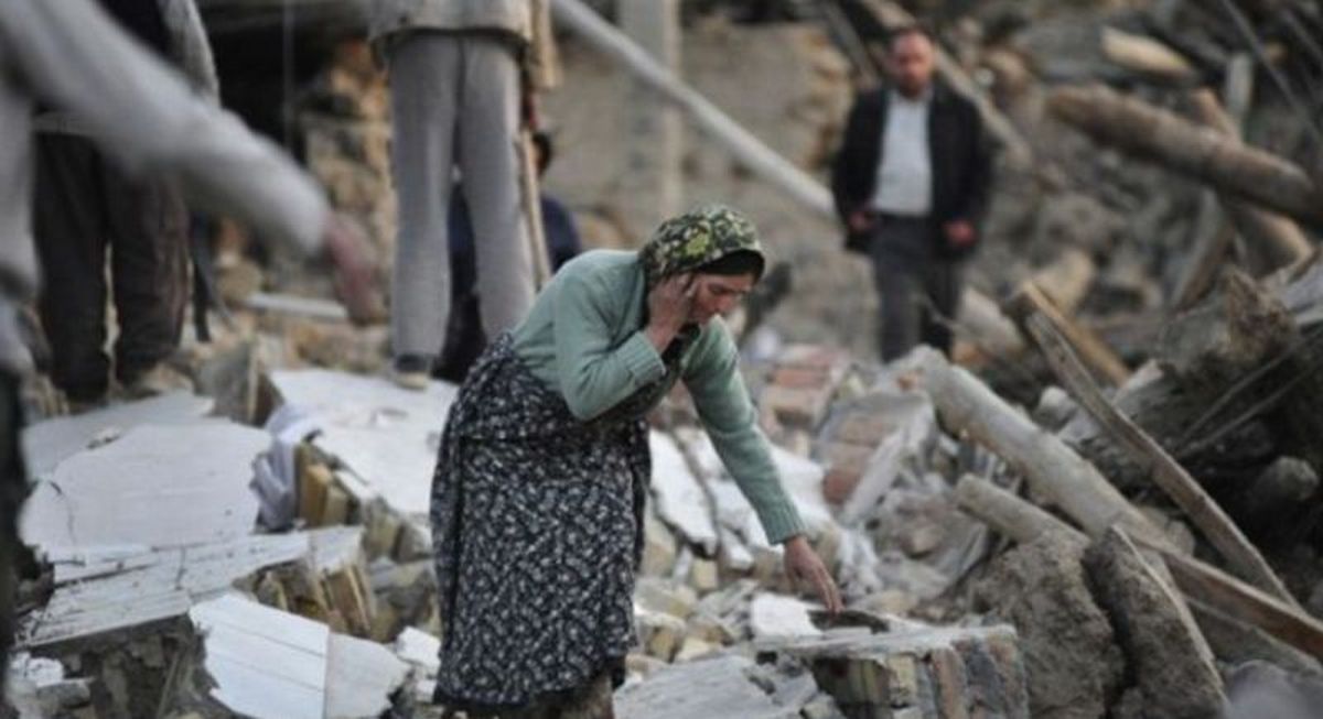 Tragedi 28 Februari: Dari Pertempuran Selat Sunda hingga Gempa Iran.